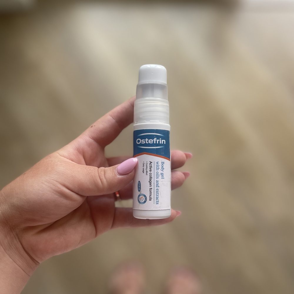 Gél Ostefrin 25 ml na drevenej stoličke